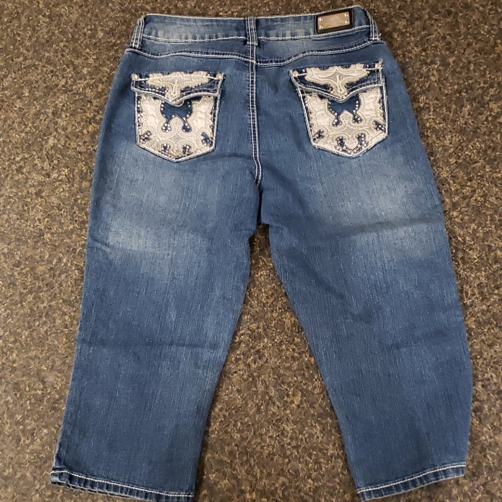 One 5 One Capris - Picture 5 of 8